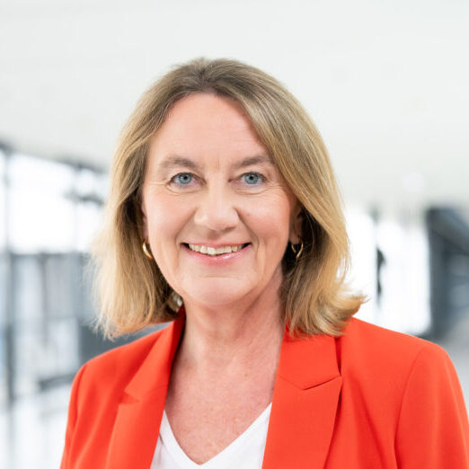 SCHNEIDER-MICHAELA_ACS_6208_1 (2)